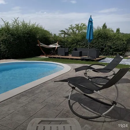 فيلة Avec Piscine مونْفيرييي سور لي