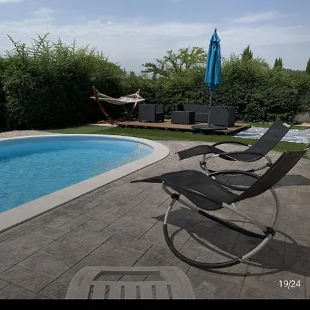 Avec Piscine فيلة *